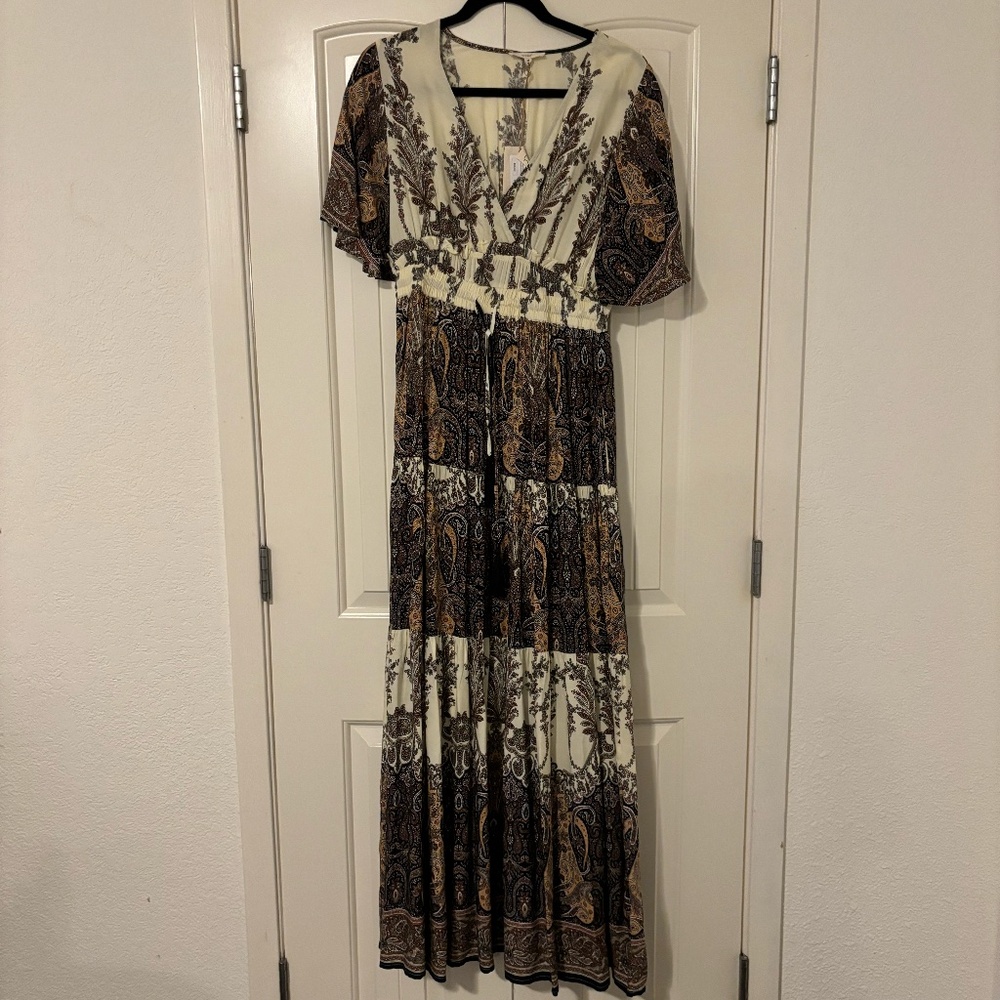 NWT Easel Printed Maxi Dress - Sz Medium